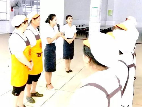 食堂精细化 服务要先行 武冈市展辉学校食堂员工培训之礼仪篇